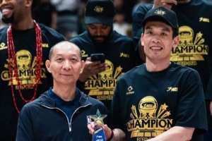 出色的临场指挥！祝贺解立彬指导当选2025-26赛季NBL最佳教练员！
